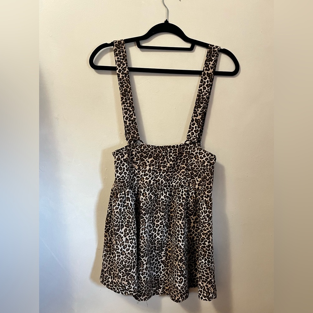 Overall style cheetah print skirt